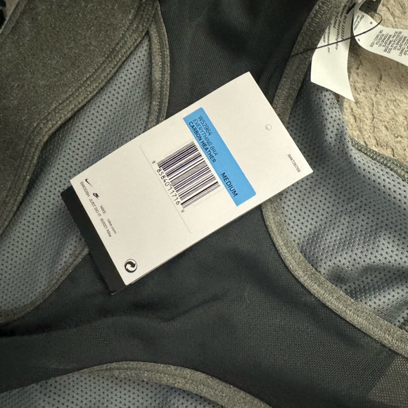 Nike sports bra New with tags - Picture 4 of 4